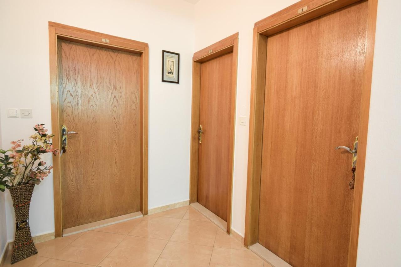 Marios Apartment Брела Екстериор снимка