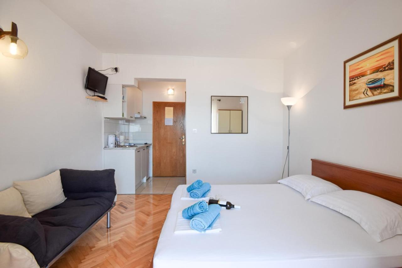 Marios Apartment Брела Екстериор снимка