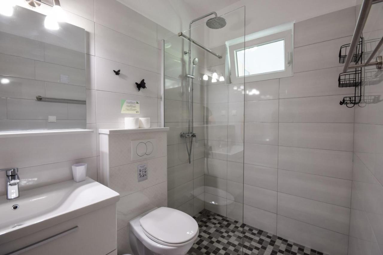 Marios Apartment Брела Екстериор снимка