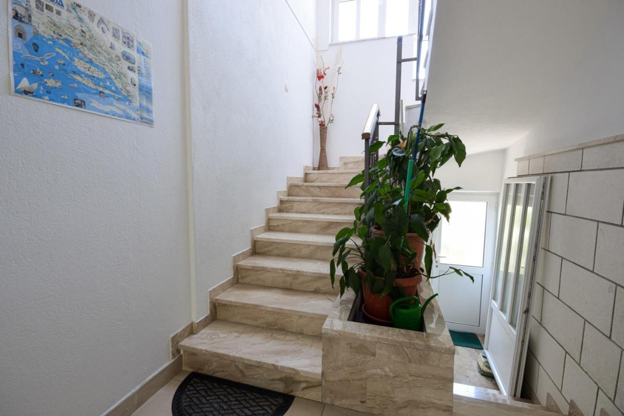 Marios Apartment Брела Екстериор снимка