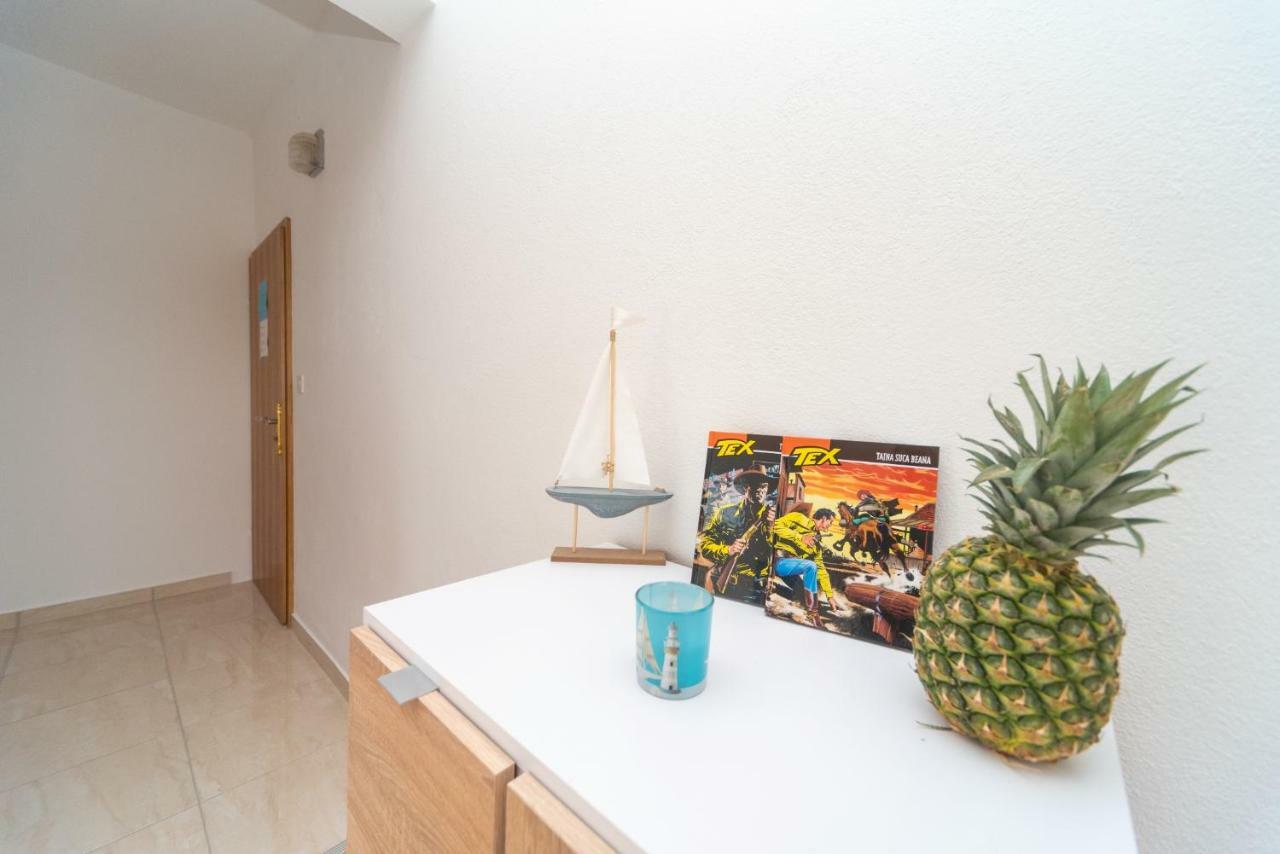 Marios Apartment Брела Екстериор снимка