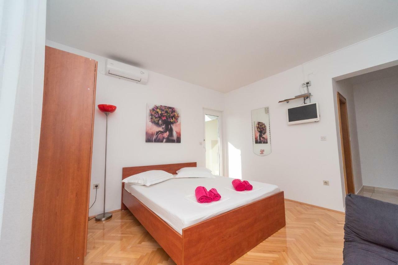 Marios Apartment Брела Екстериор снимка
