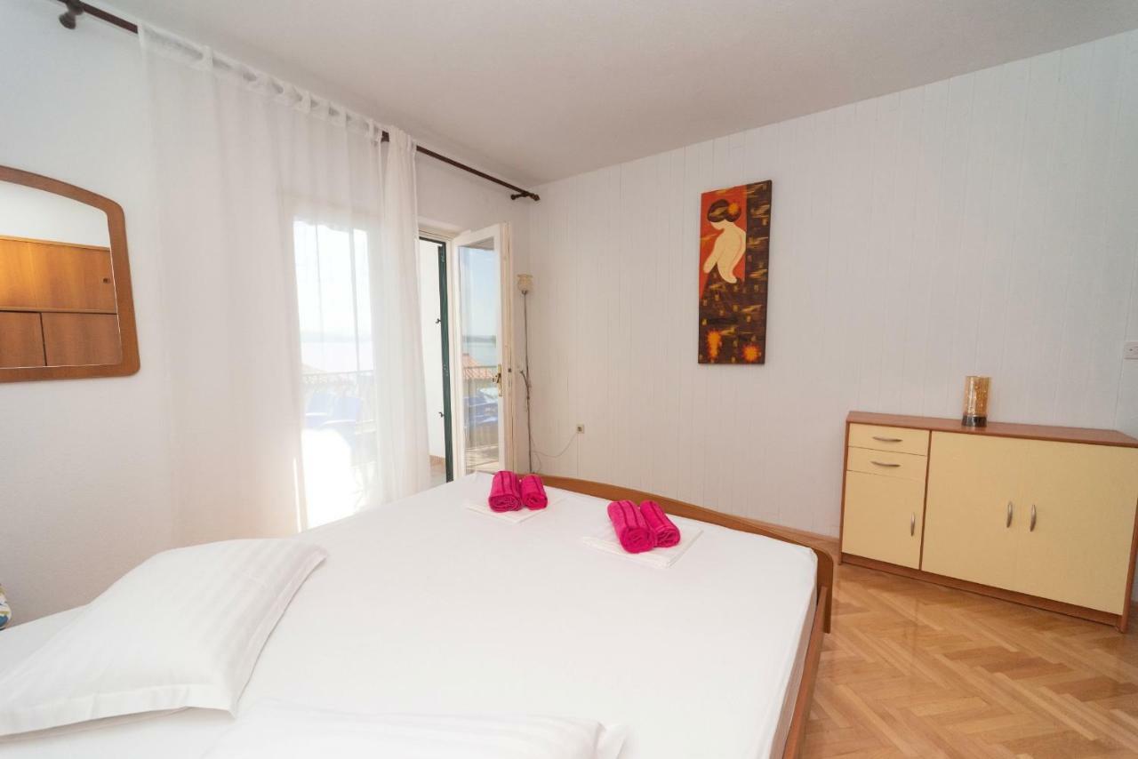 Marios Apartment Брела Екстериор снимка